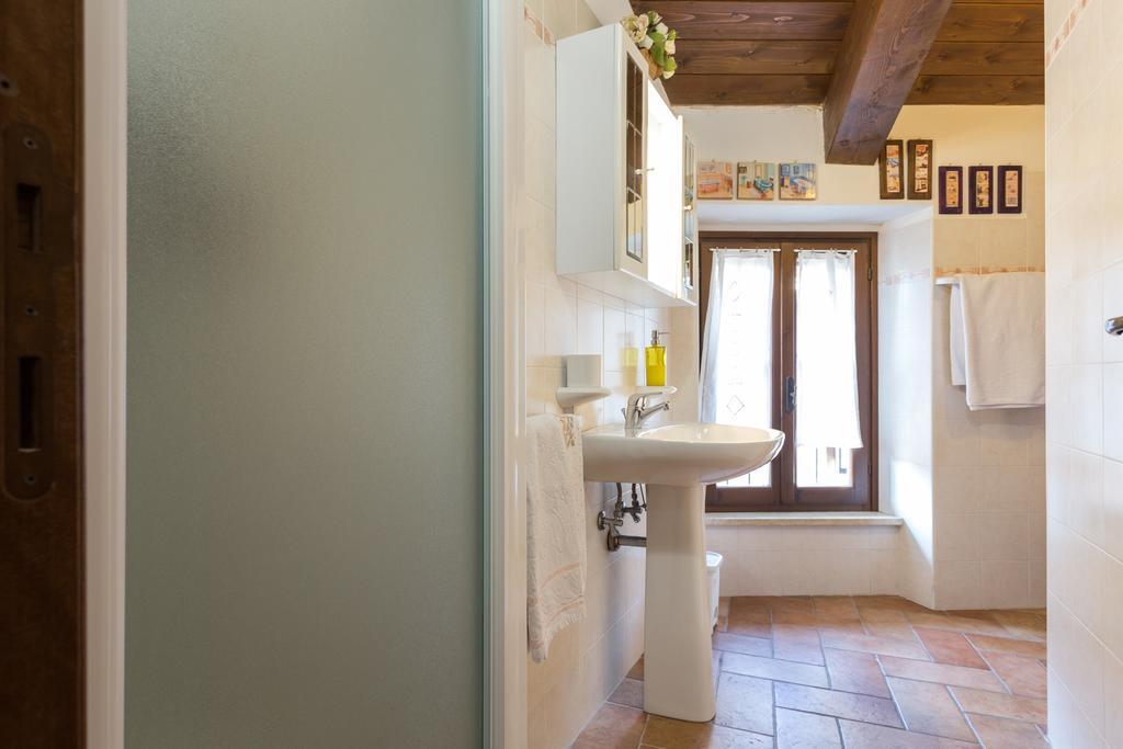 Bed And Breakfast A Casa Delle Fate Assis Exterior foto