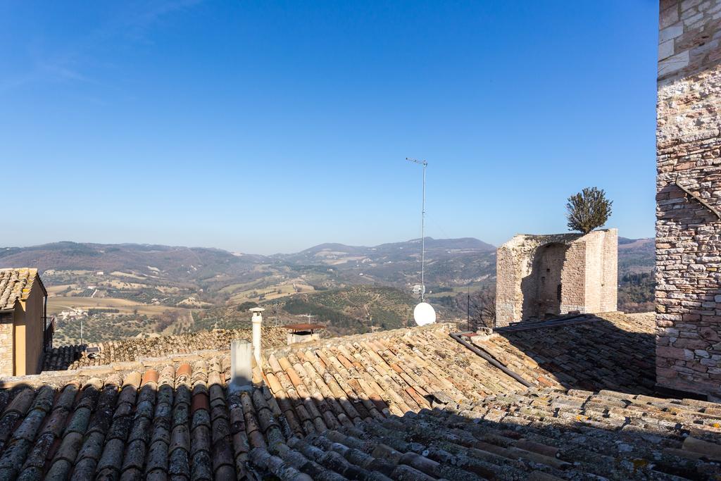 Bed And Breakfast A Casa Delle Fate Assis Exterior foto