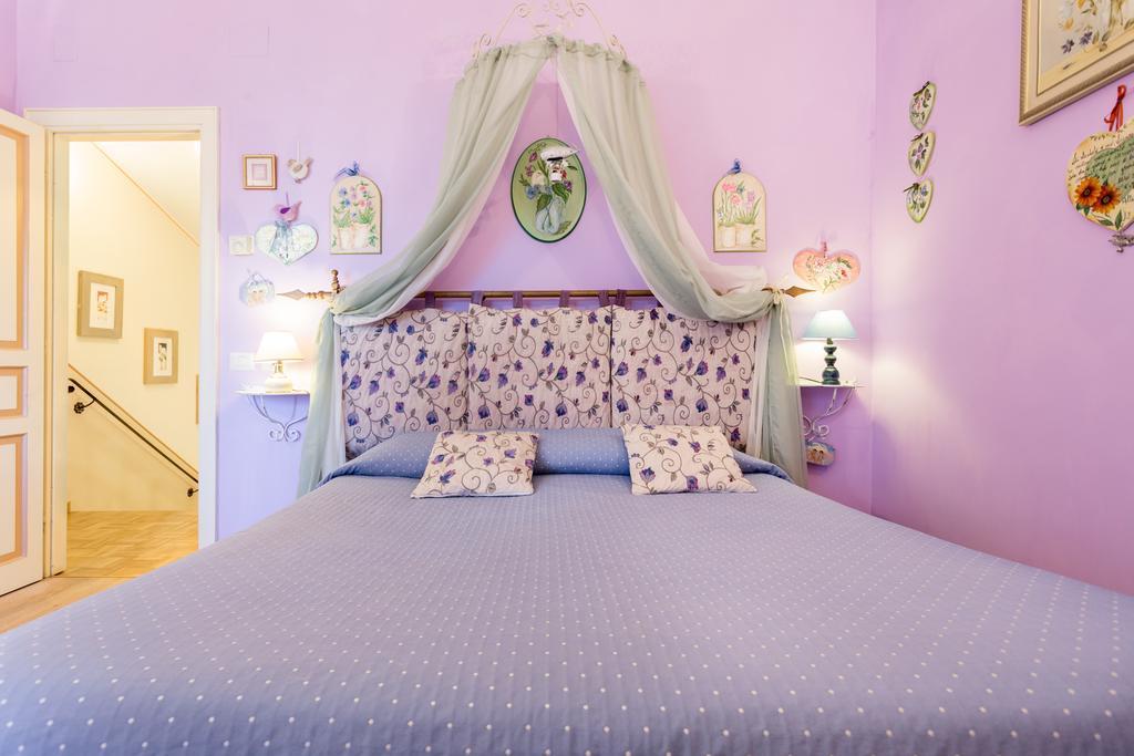 Bed And Breakfast A Casa Delle Fate Assis Exterior foto
