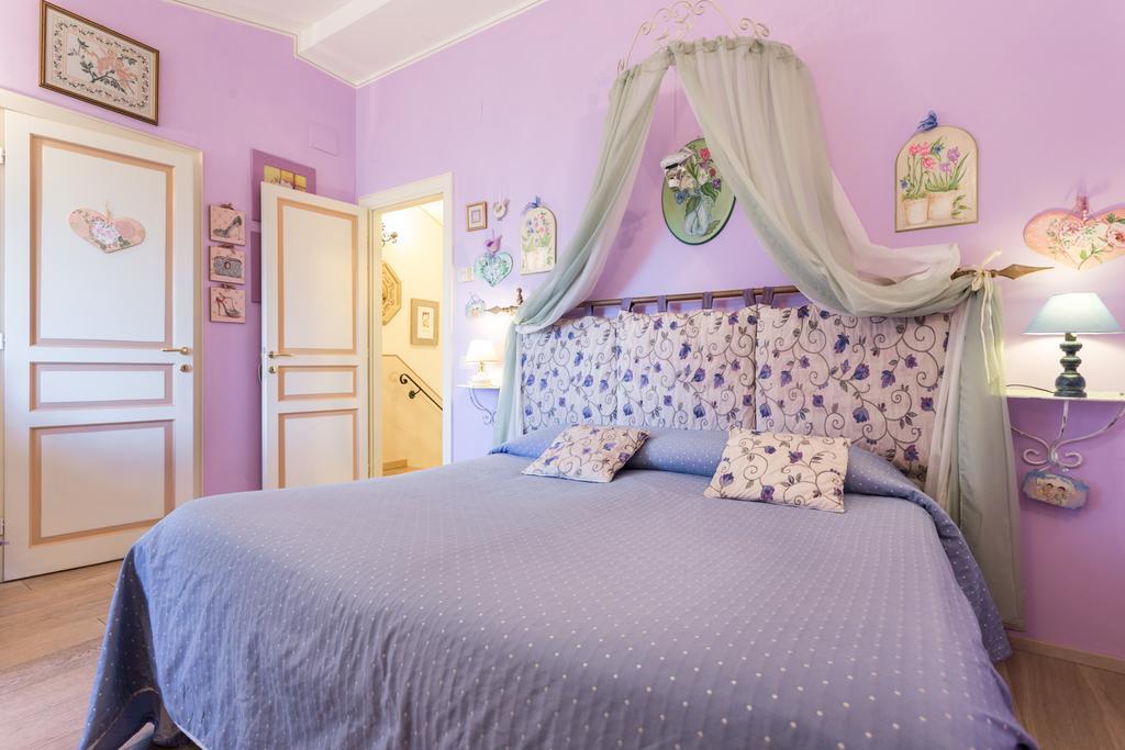 Bed And Breakfast A Casa Delle Fate Assis Exterior foto