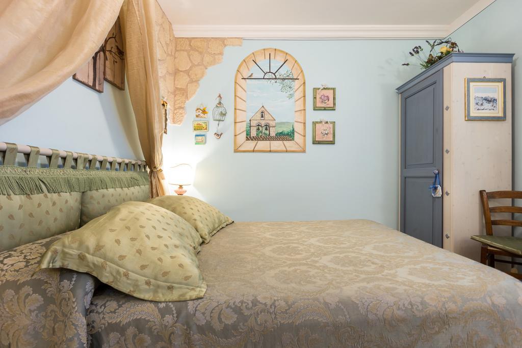 Bed And Breakfast A Casa Delle Fate Assis Exterior foto