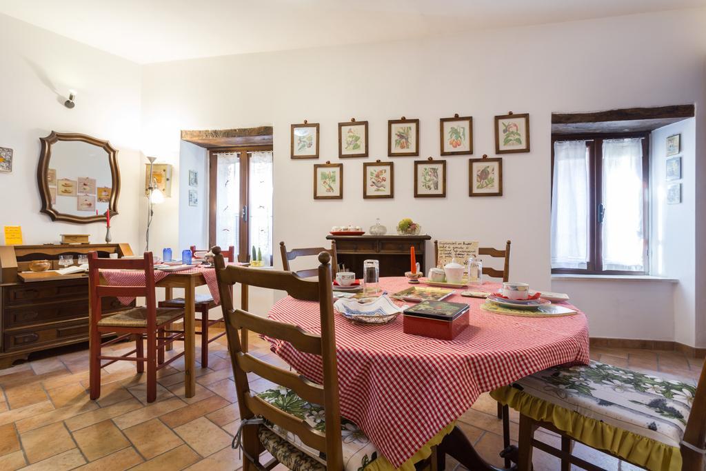 Bed And Breakfast A Casa Delle Fate Assis Exterior foto