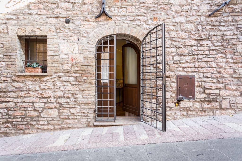 Bed And Breakfast A Casa Delle Fate Assis Quarto foto