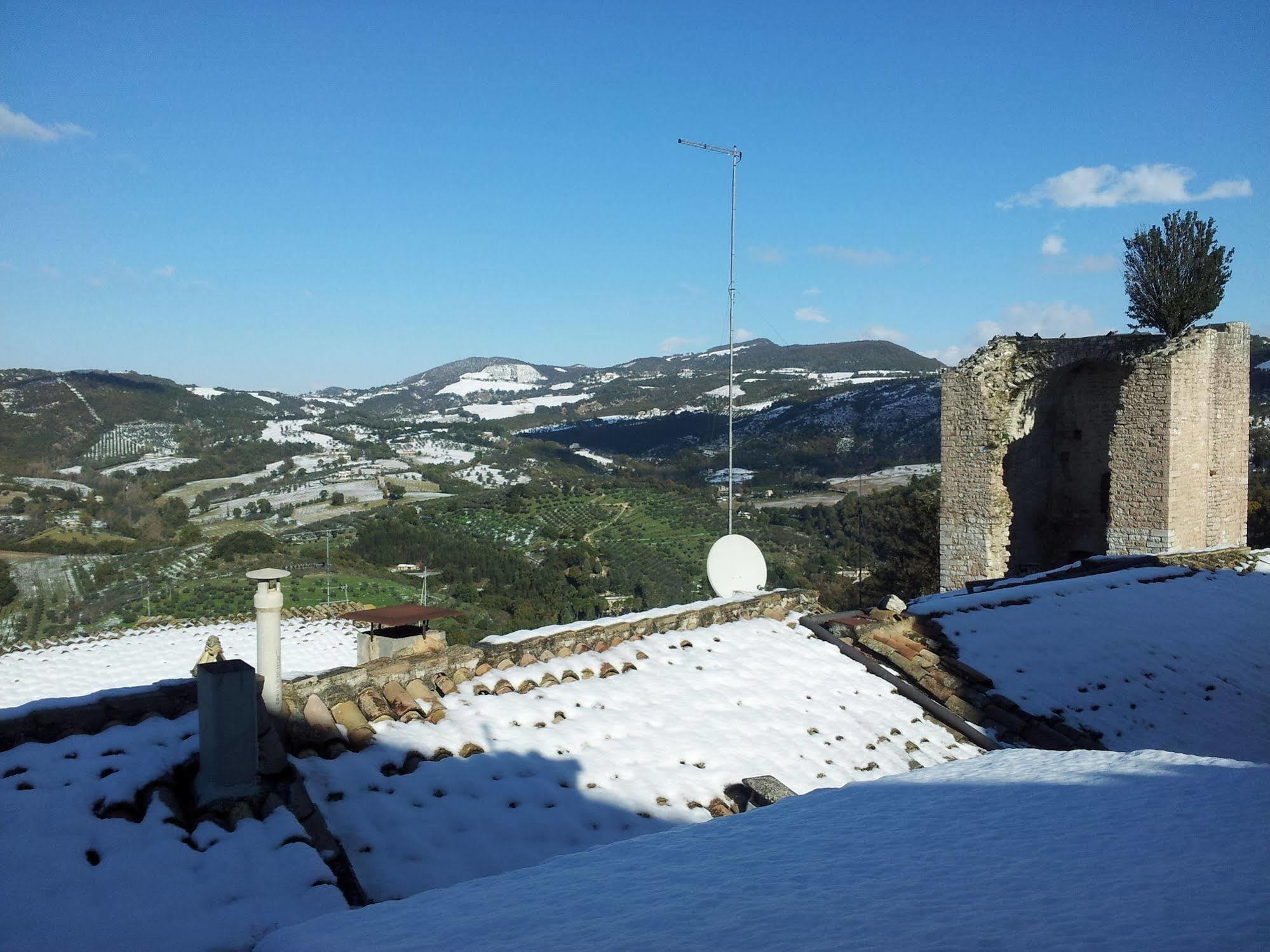 Bed And Breakfast A Casa Delle Fate Assis Exterior foto